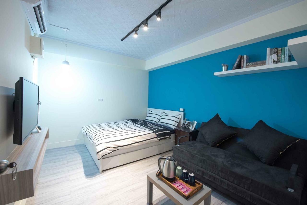 Bird Series Backpacker輕隔間背包客 Apartamento Tainan Exterior foto