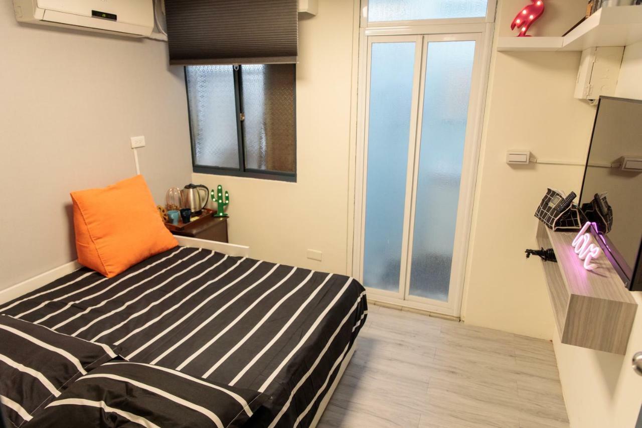 Bird Series Backpacker輕隔間背包客 Apartamento Tainan Exterior foto